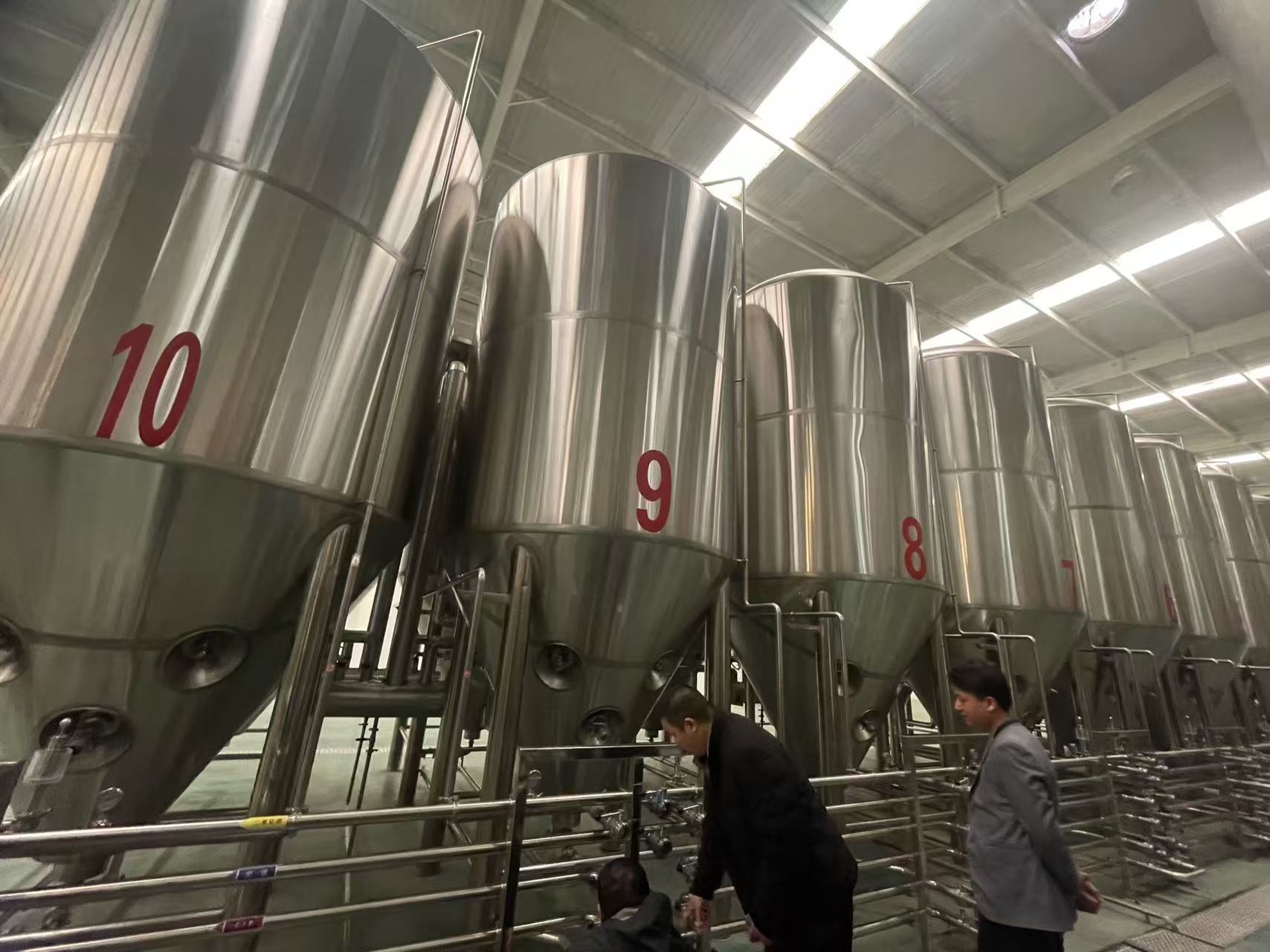 平遥精酿啤酒设备厂—平面布置、设备设计、制造、调试、培训等一条龙服务